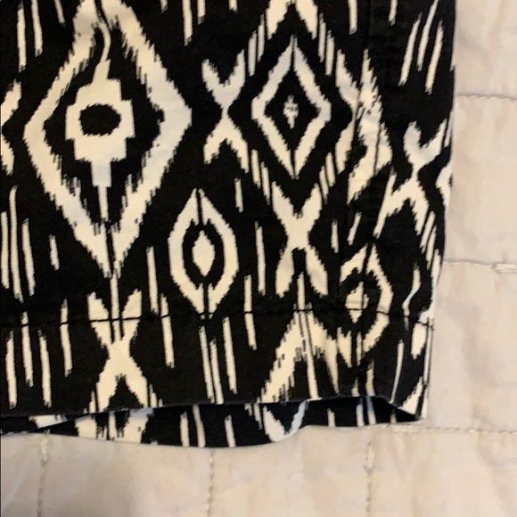 3 for $10🎁 Women’s old navy shorts size 10 - Picture 3 of 6